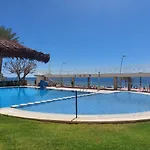 Piso En Primera Linea De Playa En Urbanizacion El Olivar
